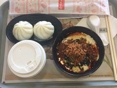 -东方既白(上海浦东国际机场)