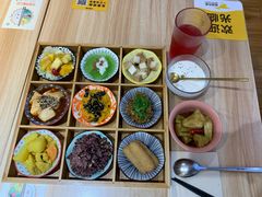 -轻蔬不用等·素食(江苏路店)
