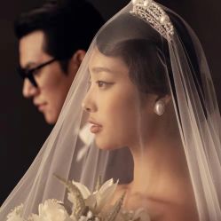 -雪中彩影婚纱摄影·微光艺术中心