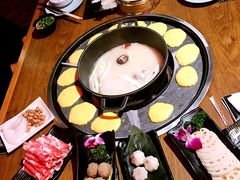 -三人行骨头王火锅(长寿店)