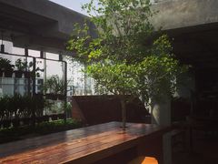 -ROAST coffee & eatery