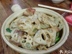 莲藕烧肉煲-顺发饭店
