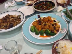 -大鸭梨烤鸭店(金顶街店)