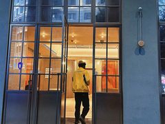 -桔子酒店(上海西藏北路地铁站店)