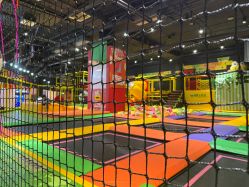 -蹦蹦跳跳(新奥购物中心店)