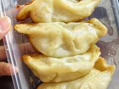 -黄阿姨锅贴大王(万航渡路店)