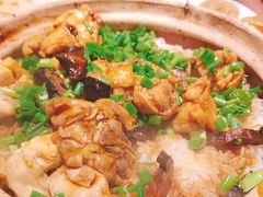 香菇滑鸡煲在饭-鹅城粤菜馆(白云山路店)