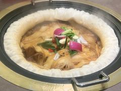 -锅飘飘·东北铁锅炖(雨花客厅店)