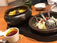 -云海肴·汽锅鸡·云南菜(天山百盛优客店)