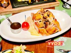 琥珀屋精酿脆皮烤猪肘-Ambra Haus琥珀屋精酿餐厅(宝山店)