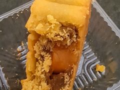 莲蓉蛋黄月饼-鲍师傅糕点(国金街店)