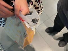 -麦当劳(上海虹桥站30B检票口楼上)