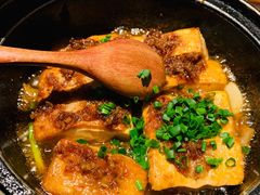 石锅海鲜酿豆腐-坛宗剁椒鱼头(河西王府井店)