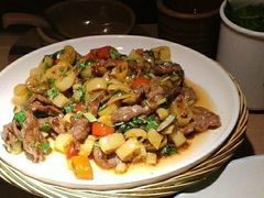 酸椒牛肉-丫丫厨娘·柠檬鸭(江南蓝鲸世界店)