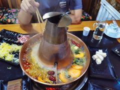 -果松木炭酸菜铜火锅·外婆参鸡汤