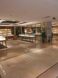 -北京七彩云南翡翠珠宝旗舰店(月坛店)