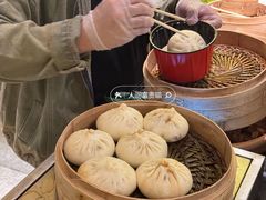 -瑞虹新天地月亮湾