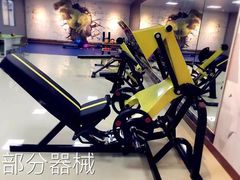 -金碧世纪花园游泳池