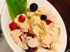 雪糕配杂莓-Bistro 63 创意融合料理(广粤天地店)
