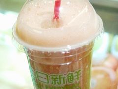 草莓哈蜜瓜汁-每日新鲜水果吧(南京东路店)