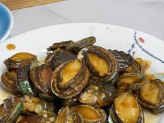 油泼鲍鱼-天伦海鲜·老味道·青岛菜(栈桥天主教堂店)