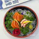 青岛探店｜新晋克莱因蓝三文鱼刺身专门店🐟