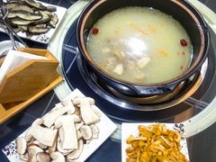 -野菌皇海景野生菌火锅(滨海大道店)