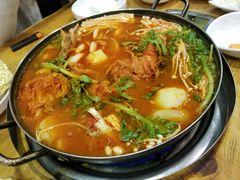 土豆排骨火锅-喇喇排骨火锅·传统韩式脊骨汤(望京西园总店)