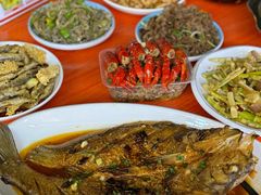 -丹水桥地锅鱼·翘嘴鲌·地方特色全鱼宴(丹江口大坝店)