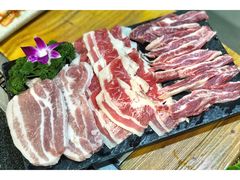新鲜五花肉-金顺韩式烤肉·网红烤肉店(广利路店)