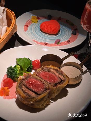 这一次，我决定带她来亨利之家过520。