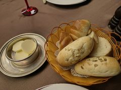 餐前面包-花园饭店欧陆法式餐厅