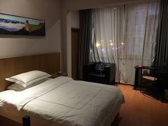 温馨大床房-很一般-乐福酒店(黎黄陂路汉口江滩店)