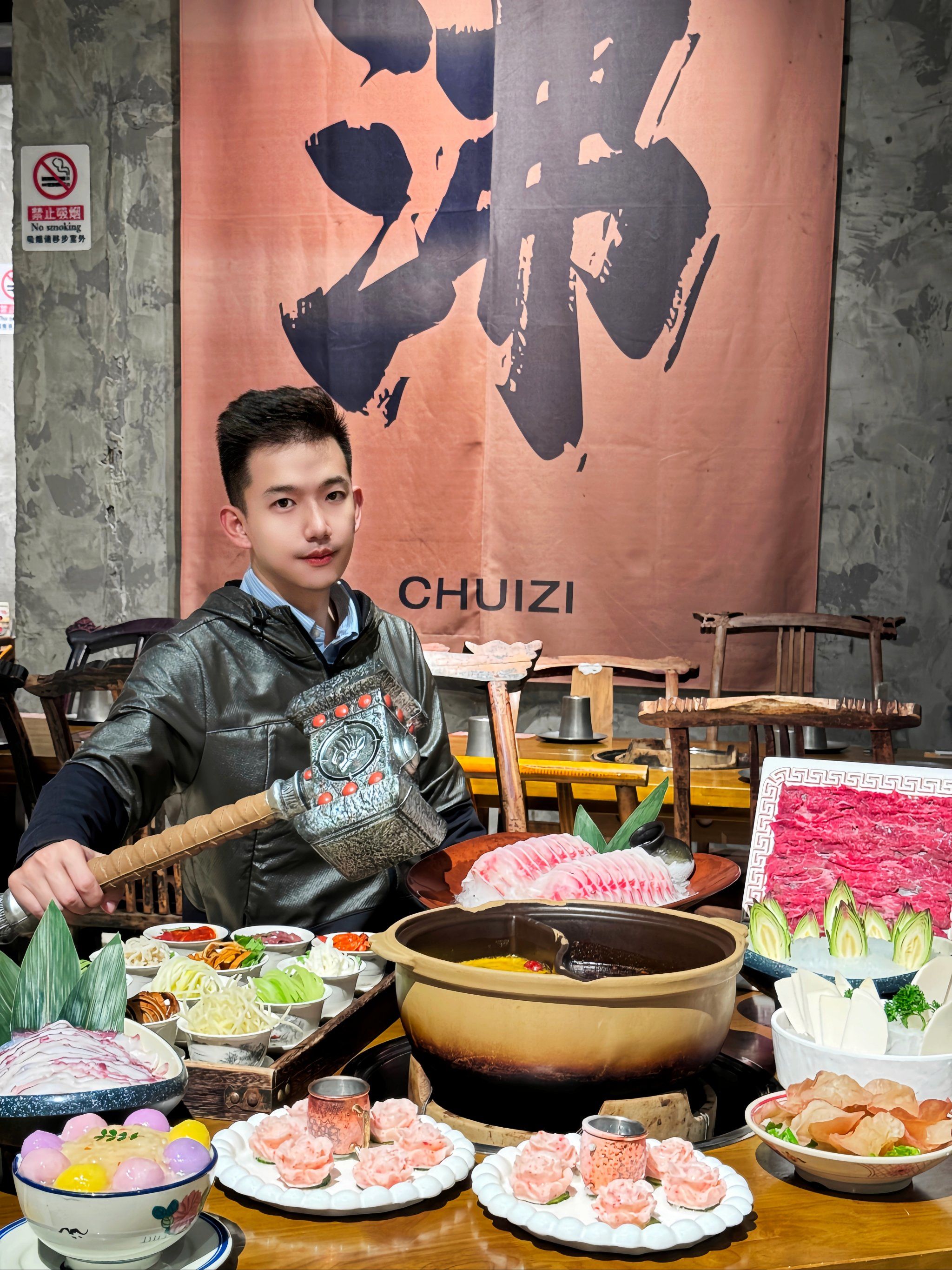 🥘约上三五好友,拔草一家人气很旺,烟火气十足的市井老火锅
