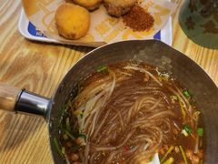 -魔都三兄弟酸辣粉·蘸卤炸串(虹桥万科店)