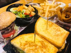 -The Habit Burger Grill 哈比特汉堡(爱琴海店)