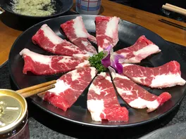 手**肉