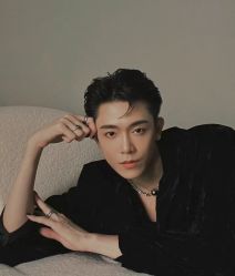 -一家只做男发烫染的店