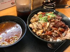 -難波肉劇場