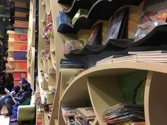 -钟书阁(松江泰晤士小镇店)