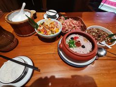 -老滇山寨•云南特色菜•地方菜•民族风情歌舞表演(金碧店)