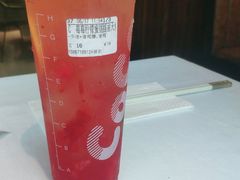 草莓柠檬蜜摇摇乐-CoCo都可(湖滨银泰店B区店)