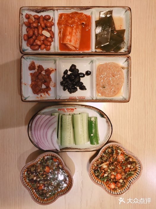 辉佐参鸡汤(麒麟新天地店)餐前小菜图片