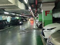 -环球港-停车场