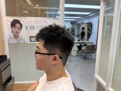 -首脑美发沙龙