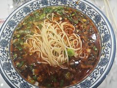 -伊穆祥牛肉面总店·清真
