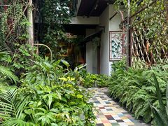 -Cuc Gach Quan Restaurant