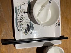 餐具摆设-吴越荣记·苏州菜·松鼠桂鱼(斜塘老街店)