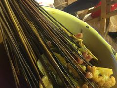 -拈签一笑黄牛肉辣卤串串