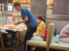 -阿瓦山寨·湘菜现炒·剁椒鱼头王(咸阳总店)